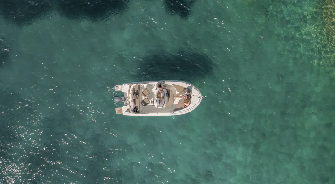 Bateau Pacific Craft Open 625 en navigation