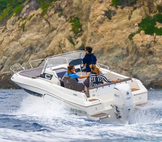 Pacific Craft 700 Sun Cruiser en navigation